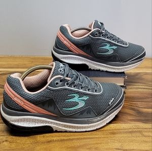 Gdefy Gravity Defyer women's shoes size 7.5 Mighty Walk Walking Shoe